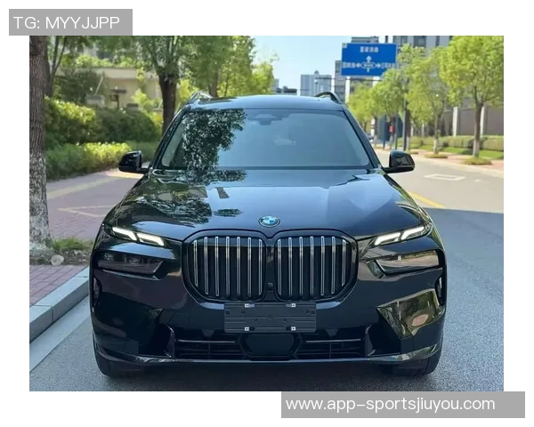 小迈克尔波特用宝马X7为母亲送上温暖圣诞礼物展现孝顺之心